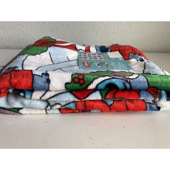 Disney Stitch Christmas Holiday Throw Blanket 50”x70” Wreath Santa Hat Scarf NEW - Picture 10 of 13